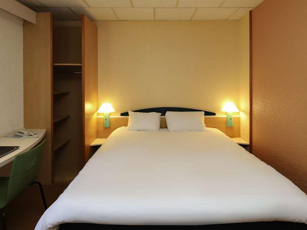 ホテル Ibis Égletons 部屋 写真