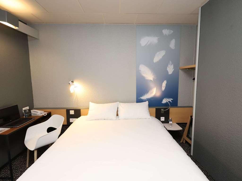 ホテル Ibis Égletons 部屋 写真
