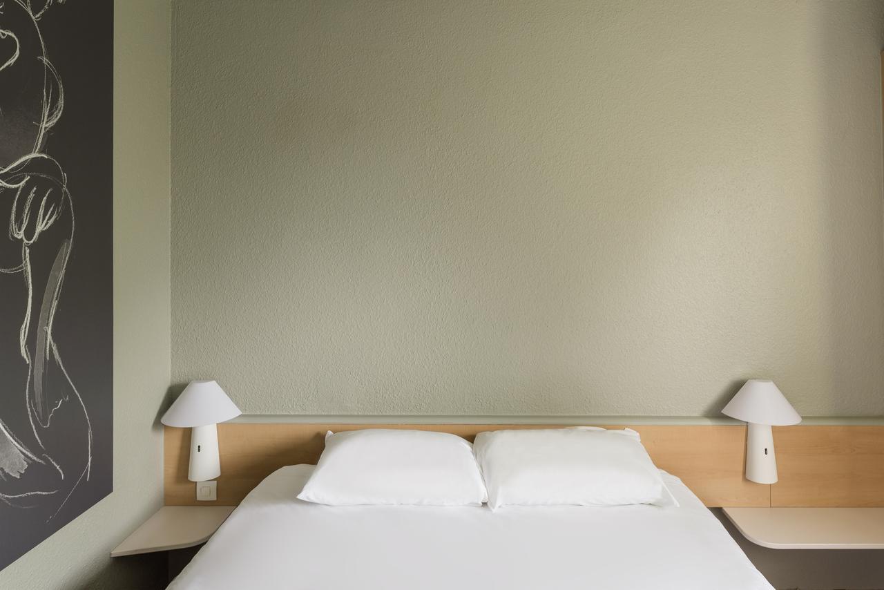 ホテル Ibis Égletons エクステリア 写真